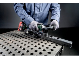 Аккумуляторный кромочный фрезер по металлу Metabo KFMVB 18 LTX BL 4 RF каркас